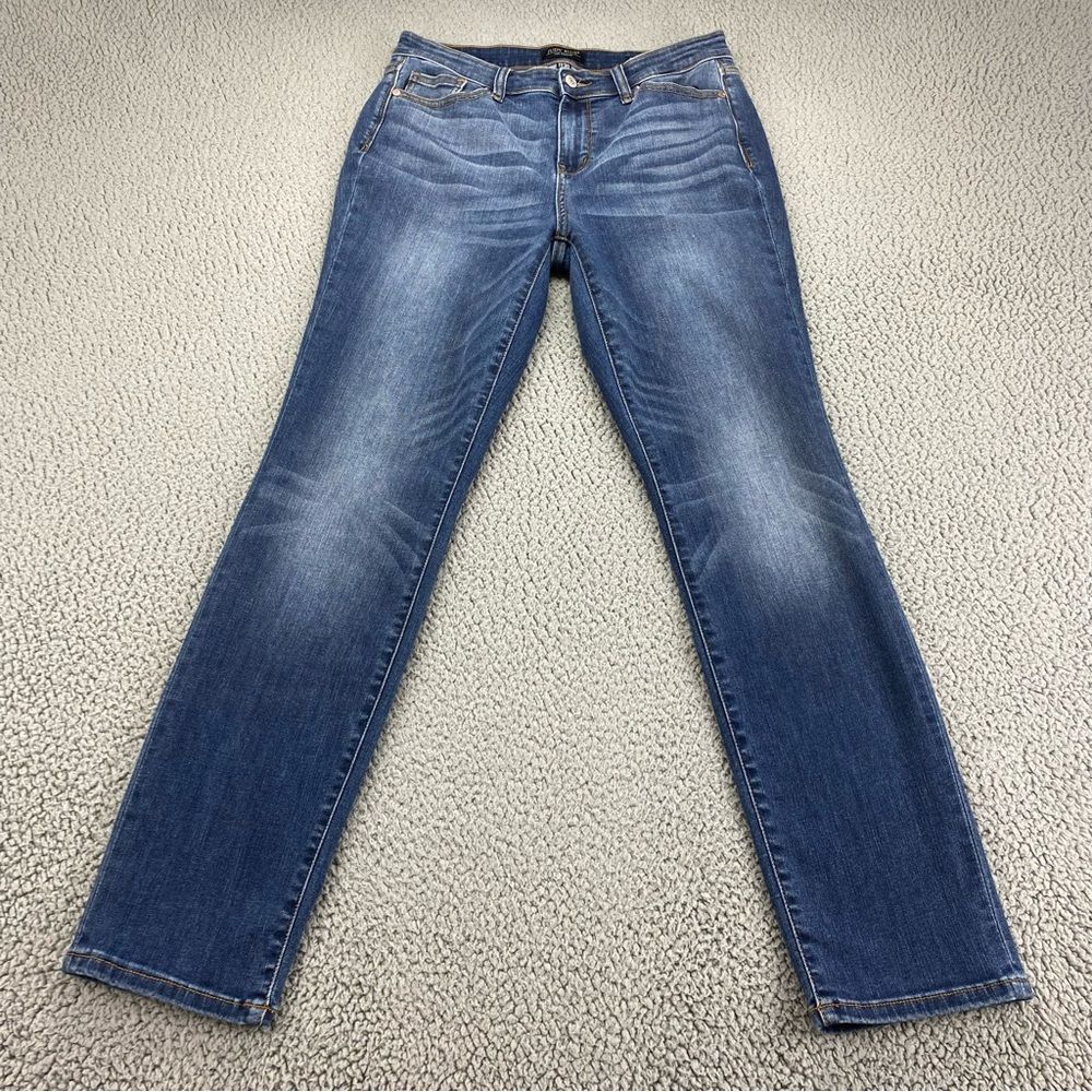 Judy Blue Women's Straight Fit Dark Wash Stretch Mid-Rise Jeans  |  Size: 11/30